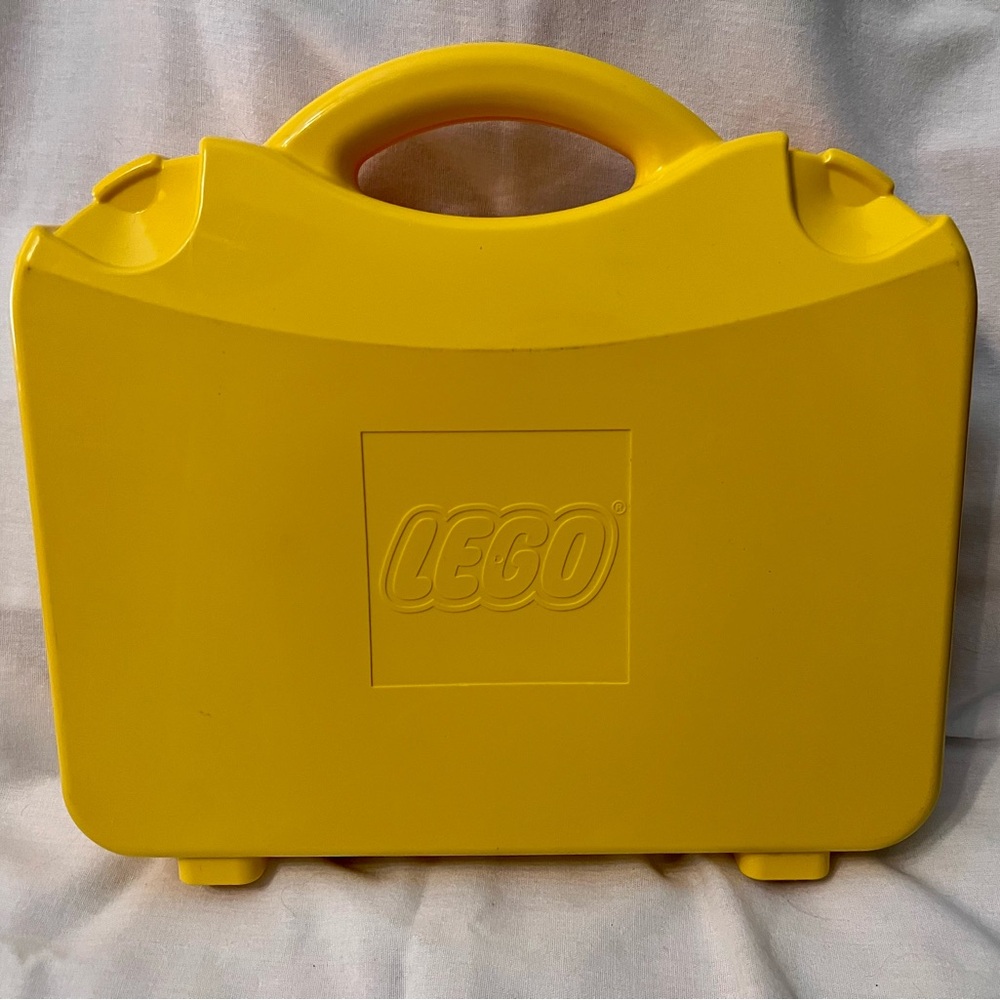 LEGO Bright Yellow Carry Case with 460 Various Sized Colorful Bricks & Bases - Picture 14 of 14